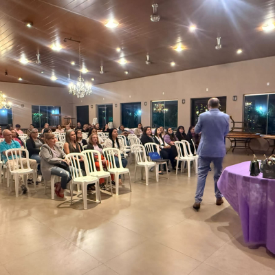 Informação, conscientização e união no combate à violência contra a mulher.